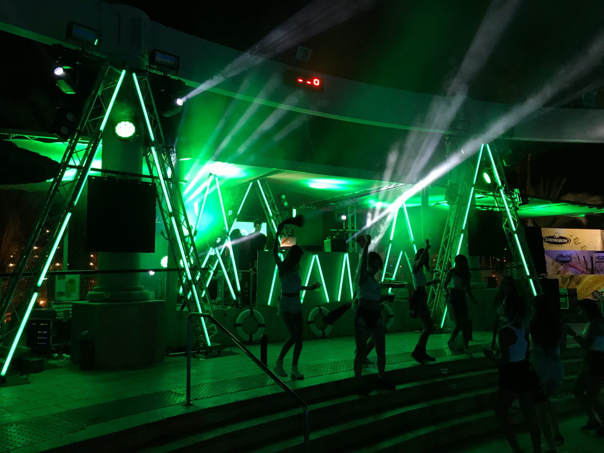 LIGHTS - Professional Event Lighting