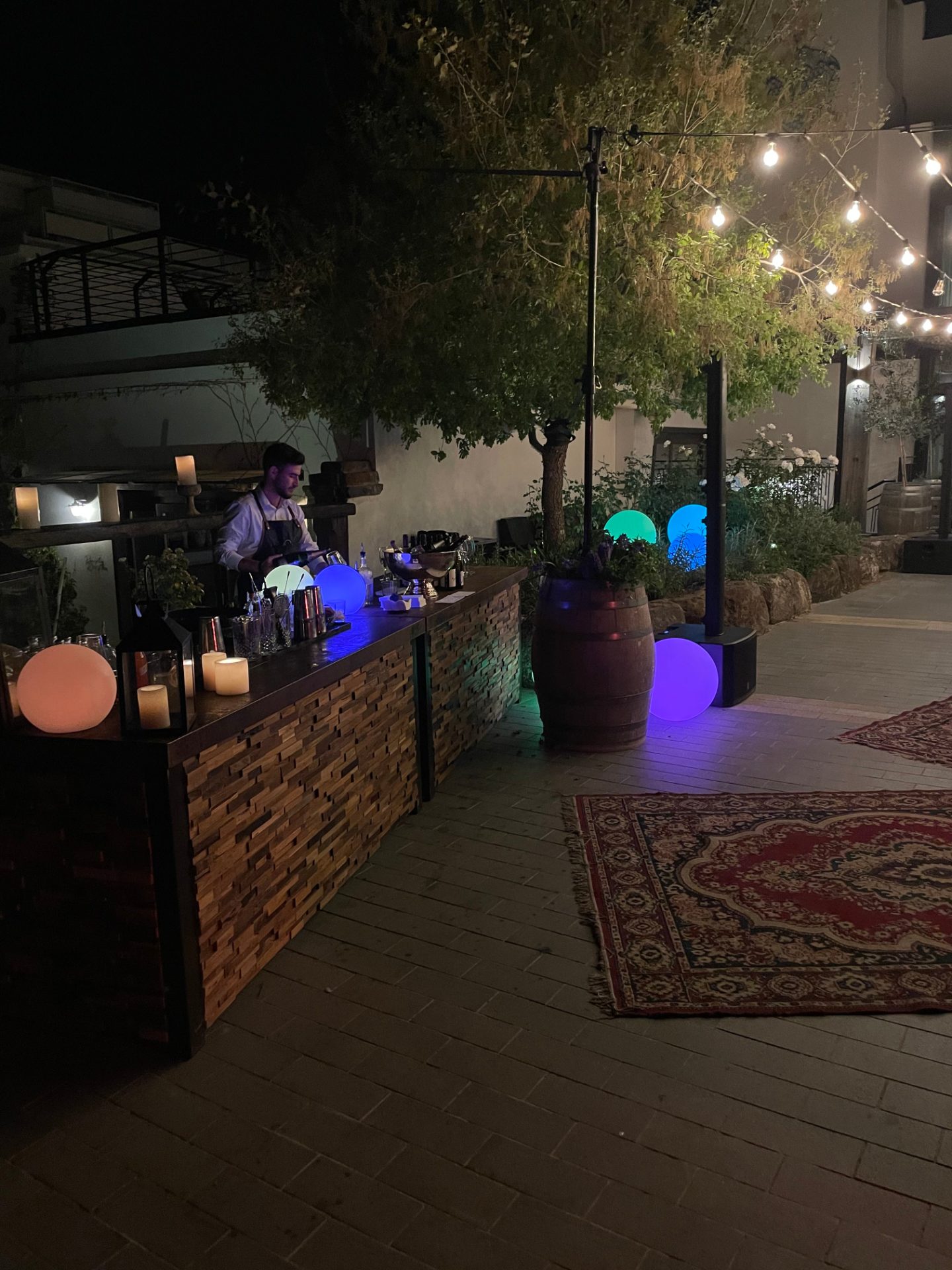 LIGHTS - Professional Event Lighting