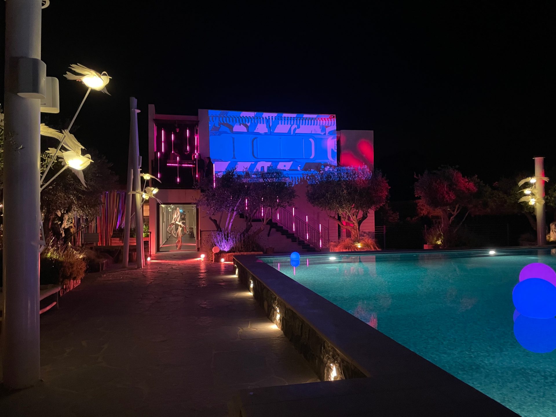 LIGHTS - Professional Event Lighting