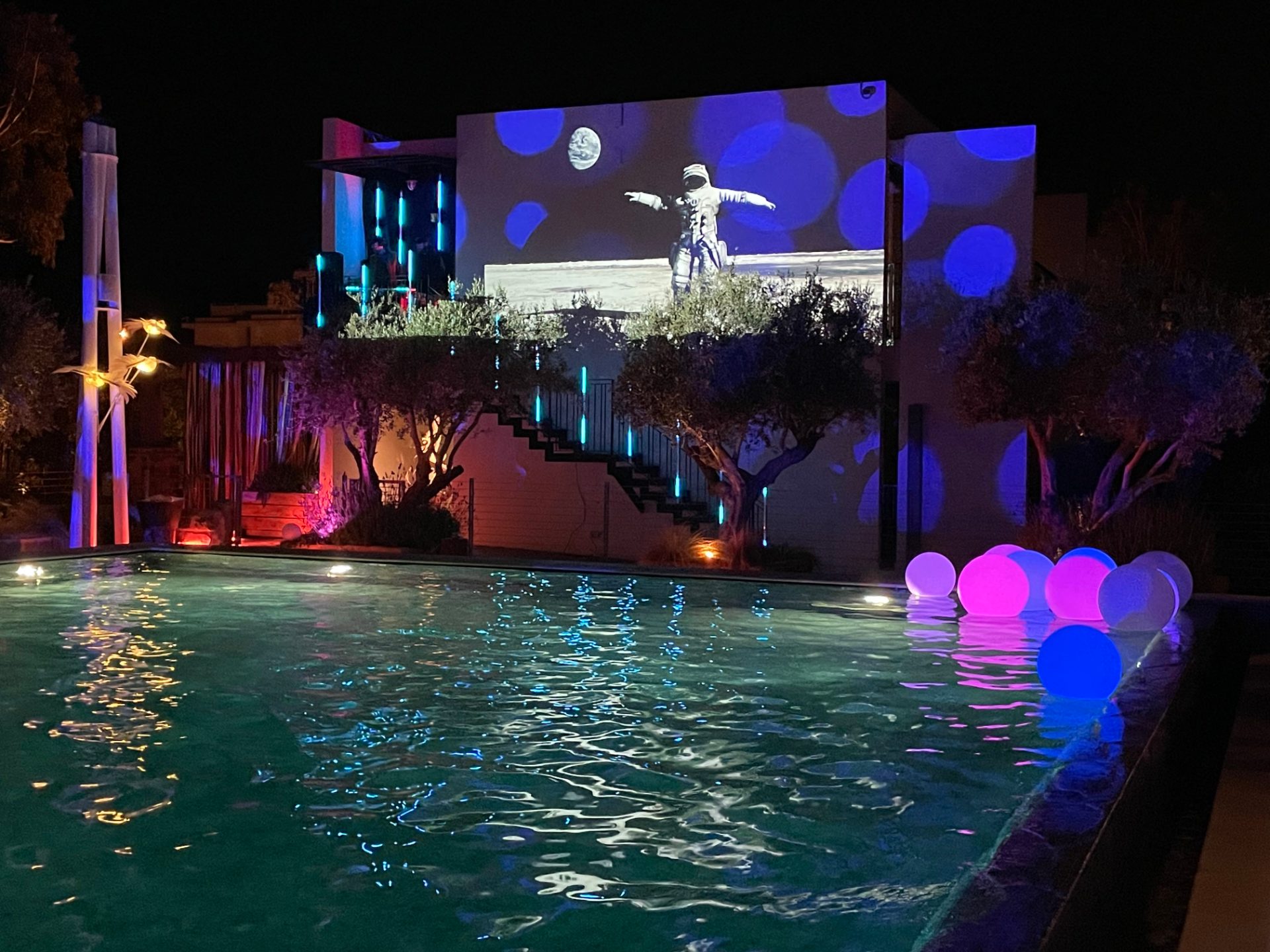 LIGHTS - Professional Event Lighting