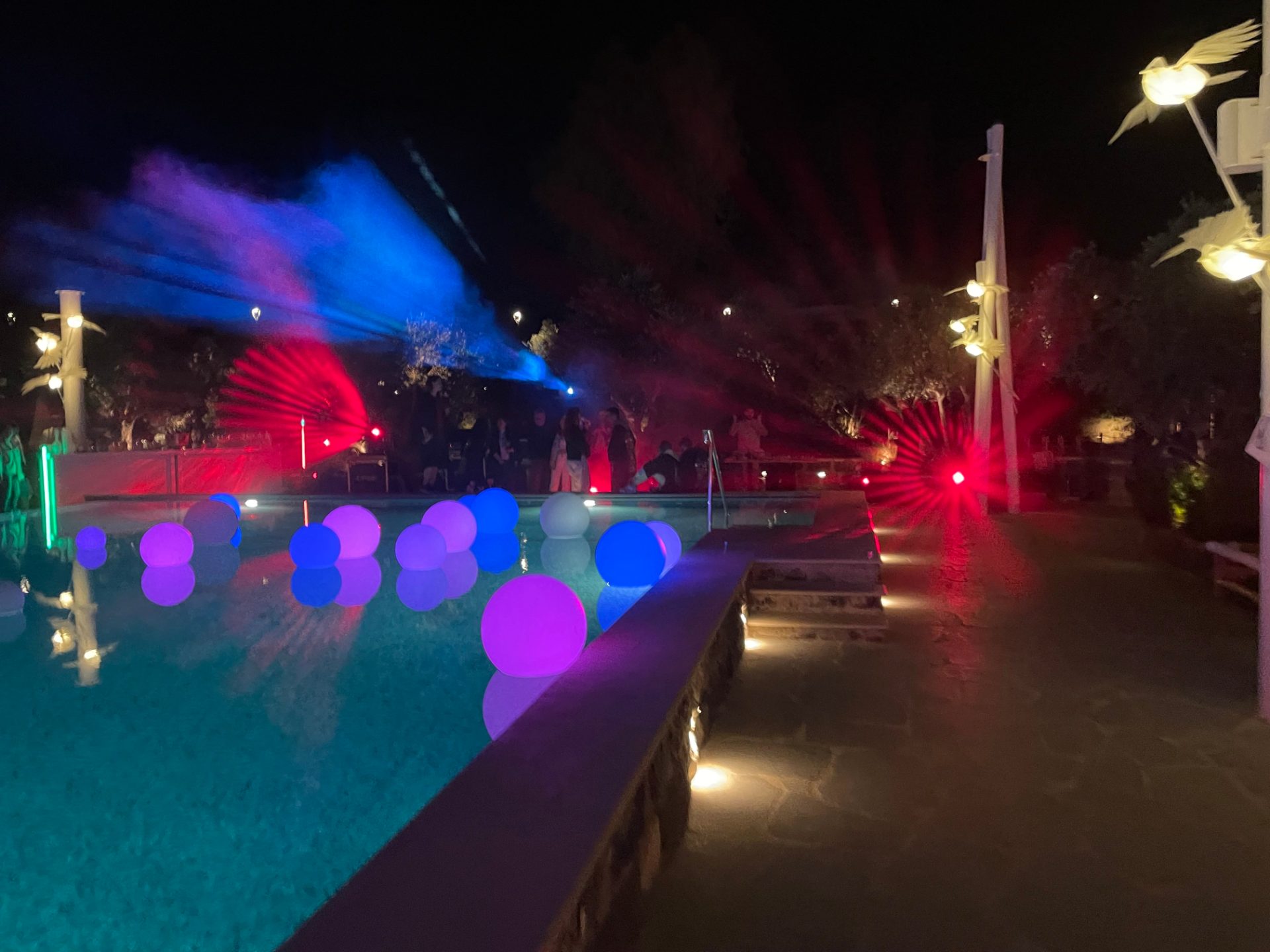 LIGHTS - Professional Event Lighting